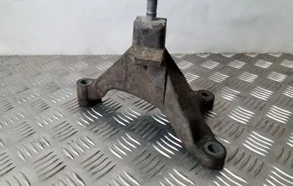 Ford Focus Engine mounting bracket 98AB7M125AF