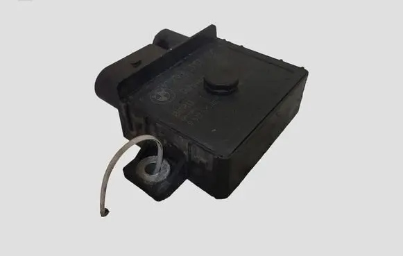 BMW 1 E81 E87 Glow plug pre-heat relay 779800003 0522120102