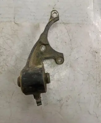 Suzuki Grand Vitara II Front differential bracket 66J21 7J0071