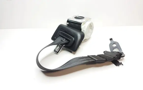 Middle seatbelt (rear)