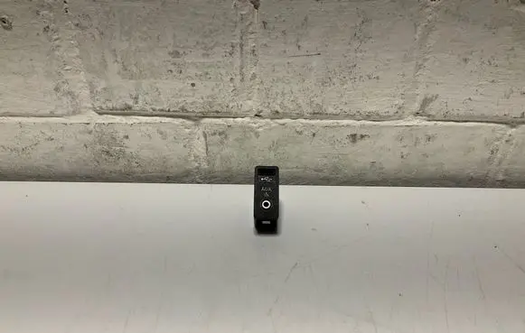 BMW 5 E60 E61 USB socket connector 9138402