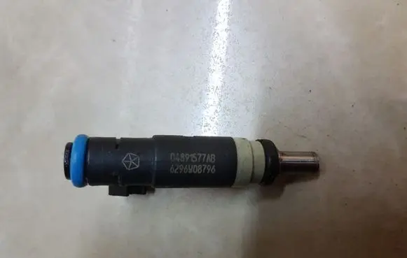 Dodge Caliber Fuel injector 04891577AB 6296W08796