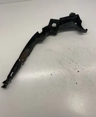 Volkswagen PASSAT B5 Front bumper mounting bracket 3B0807050C