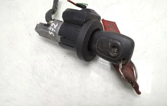 Renault Trafic II (X83) Ignition lock 8200143888 N0501029 101546b