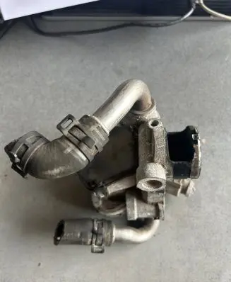 Volkswagen Sharan EGR valve 04L131501RV110 154946 WA01706152