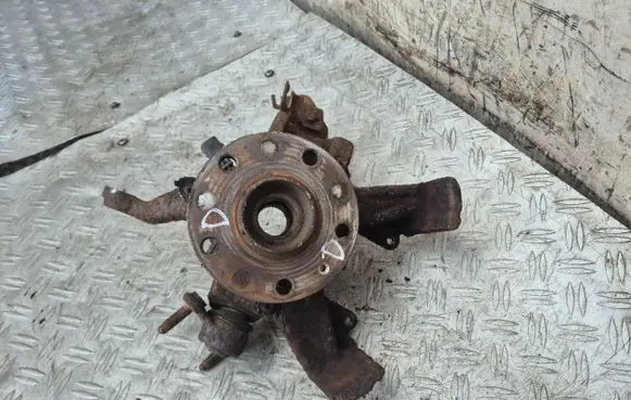 Volkswagen Golf VI Front wheel hub