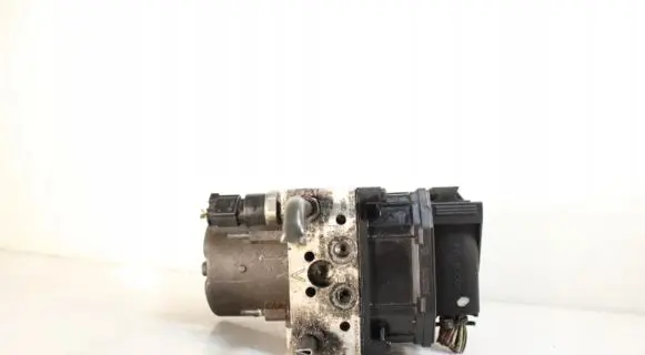 Toyota Avensis T250 ABS Pump