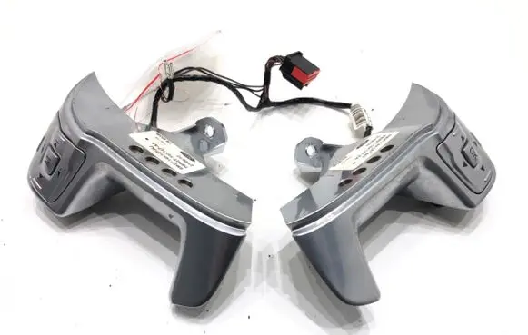 Steering wheel buttons/switches