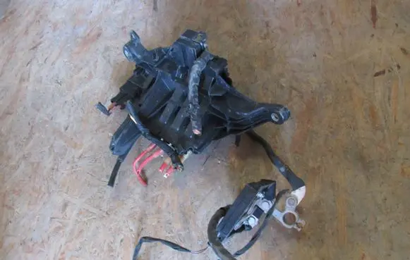 Mercedes-Benz GLC C253 Battery relay fuse A0009061505