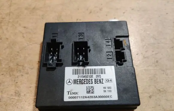 Mercedes-Benz E W211 Comfort/convenience module 2115452132