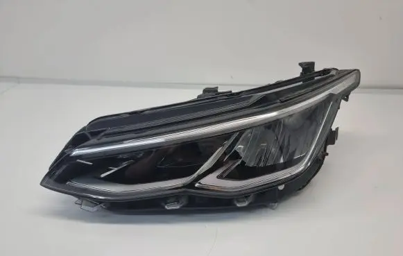 Volkswagen Golf VIII Headlight/headlamp
