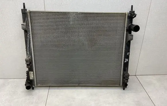 Nissan Juke I F15 Coolant radiator 214103ZU0A
