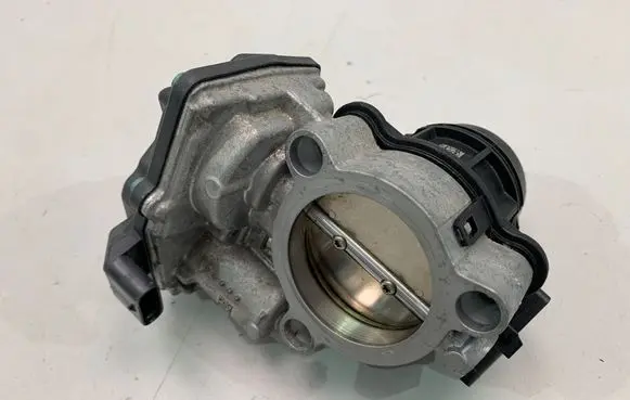 Mini One - Cooper F56 F55 Throttle body valve 7618838