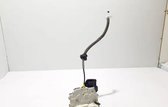 Audi A6 S6 C9 4L Front door lock 85C837015E