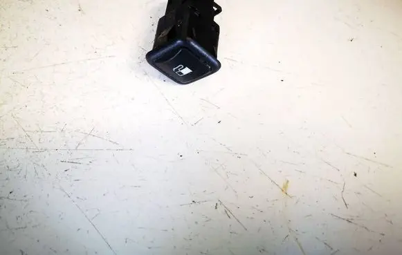 Volkswagen Golf IV Fuel tank opening switch 3b0959833a