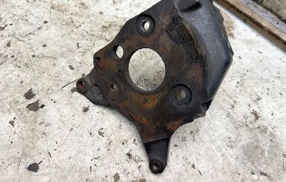 Audi A4 S4 B5 8D Fuel pump bracket 028130147B