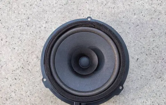 Ford Ka Front door speaker J7BT18808CA11 J7BT18808CA