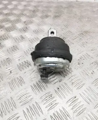 Engine mount bracket