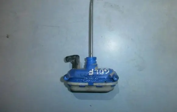 Volkswagen Golf II Central locking vacuum pump 