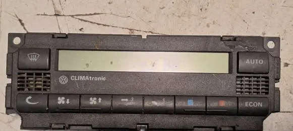 Volkswagen PASSAT B5.5 Climate control unit 6013966 180102243