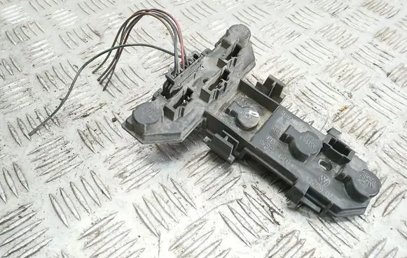 Volkswagen Golf IV Tail light bulb cover holder 1J6945257