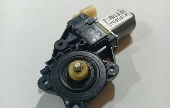 Mini One - Cooper Coupe R56 Front door window regulator motor 2757044