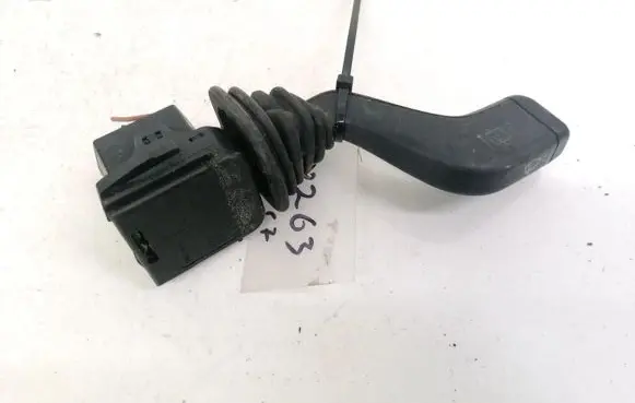 Opel Corsa B Wiper control stalk 90124931 90191942