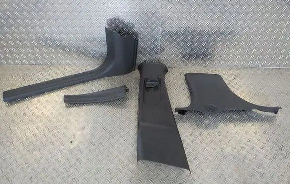 Mercedes-Benz GLA W156 (B) pillar trim (top)