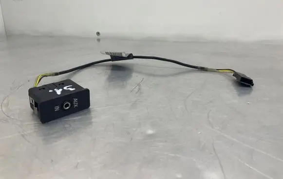 BMW 3 E92 E93 AUX in-socket connector 6930561