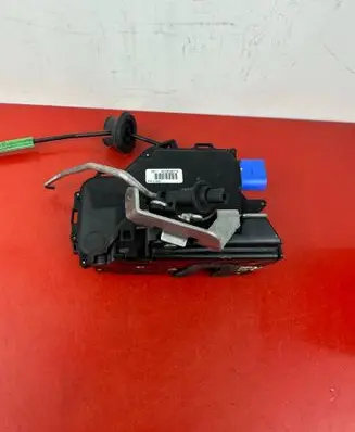 Audi A8 S8 D3 4E Rear door lock 4E0839016