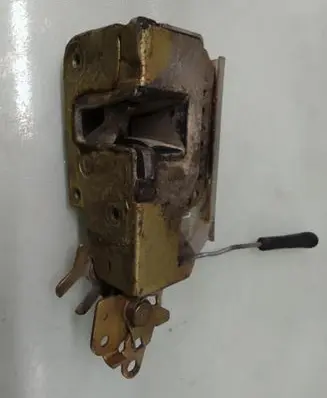 Volkswagen Transporter - Caravelle T4 Front door lock 701837016D