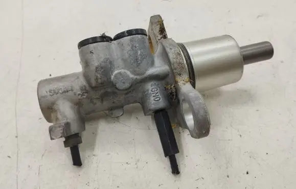 Audi A4 S4 B5 8D Master brake cylinder 326619233