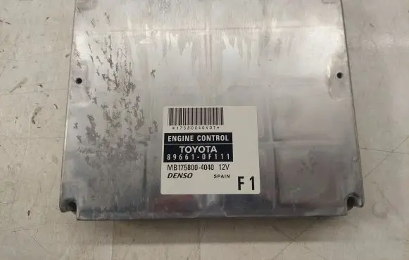 Toyota Corolla Verso AR10 Engine control unit/module MB1758004040 896610F111