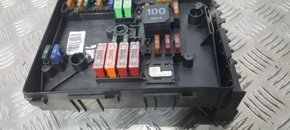 Audi A3 S3 A3 Sportback 8P Fuse module 1K0937125A