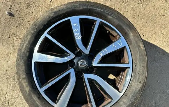 Nissan X-Trail T32 R19 alloy rim 