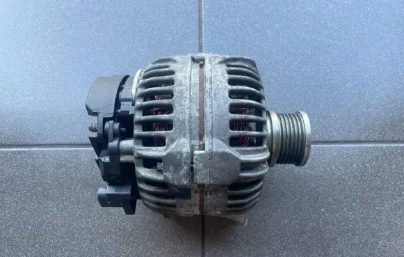 Audi A4 S4 B8 8K Generator/alternator 03G903016E