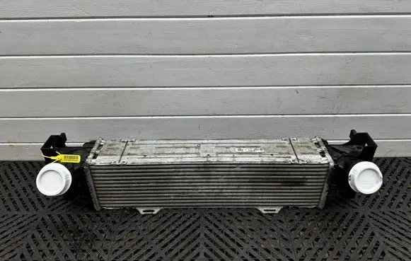 BMW 5 G30 G31 G38 Intercooler radiator 8576509 22828110