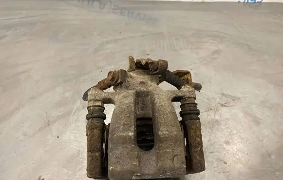Opel Astra H Rear brake caliper