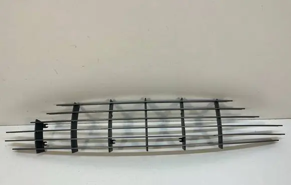 Aston Martin Vantage III Front grill CG338A100BA
