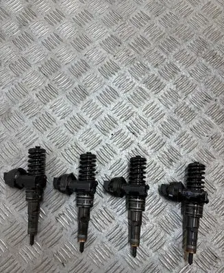 Seat Alhambra (Mk1) Fuel injectors set 038130073AC