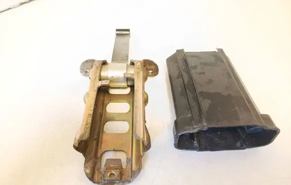 Mercedes-Benz S W140 Rear door check strap stopper