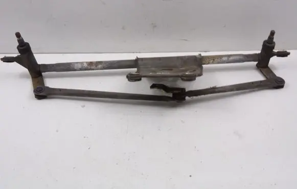 Peugeot 406 Front wiper linkage 