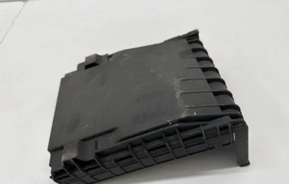 Volkswagen PASSAT B6 Fuse box cover 1K0937132F