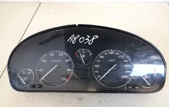 Peugeot 607 Speedometer (instrument cluster) 81115607