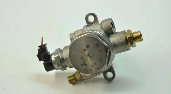 Audi A5 Fuel injection high pressure pump 06M127026H