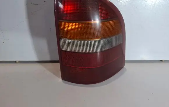 Ford Mondeo MK II Rear/tail lights 93BG13N004EB