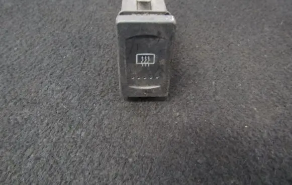 Volkswagen PASSAT B5 Windscreen/window heater switch 3b0959621e