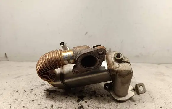 Nissan X-Trail T32 EGR valve cooler 147350678R