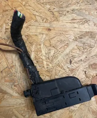 Mercedes-Benz E W211 ABS module connector plug 0465451828 1534400 1534401