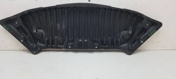 Mercedes-Benz C W204 Engine splash shield/under tray A2045240230